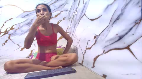 Luciana online show from May 15, 2026, 2:07 am