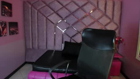 Snapshot of luciana_evaans chatting on April 2, 2026, 12:36 pm Luciana Evans online show from April 2, 2026, 12:36 pm
