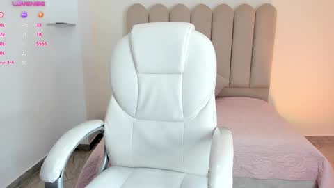 Luciana online show from March 12, 2025, 9:23 am