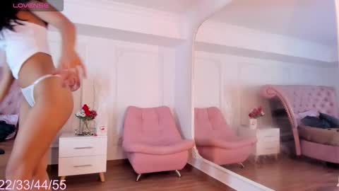 Luciana online show from September 23, 2025, 8:23 pm