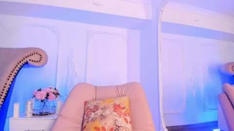 Luciana online show from April 22, 2026, 8:32 pm