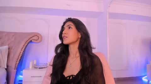 Snapshot of luciana_roa chatting on May 19, 2026, 8:59 pm Luciana online show from May 19, 2026, 8:59 pm