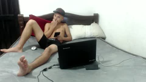 luciana_rober online show from December 4, 2024, 1:47 am