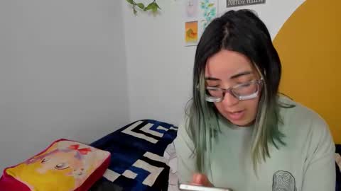 Snapshot of lucianacapisce chatting on December 2, 2025, 2:45 pm Dani 3 online show from December 2, 2025, 2:45 pm