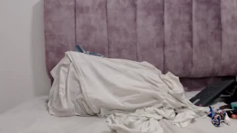 lucianahardmand online show from November 27, 2025, 2:02 am