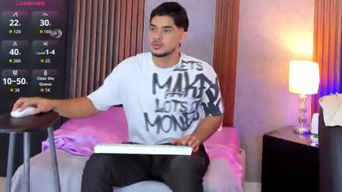 Snapshot of luciano_vitale_ chatting on June 29, 2026, 12:38 pm Luciano online show from June 29, 2026, 12:38 pm