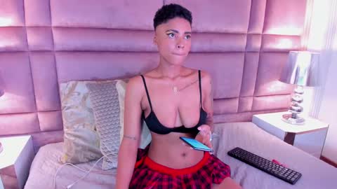  lucia wallace  online show from February 14, 2025, 6:23 am