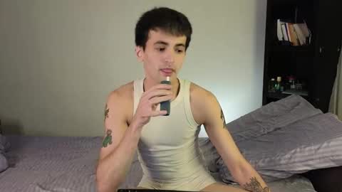 Angelok online show from October 14, 2025, 1:23 pm