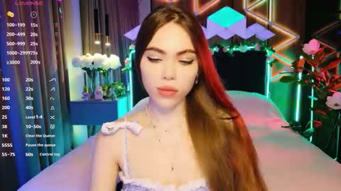 MimiFors online show from September 9, 2025, 4:28 pm