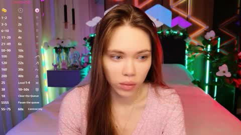 MimiFors online show from October 19, 2025, 11:00 am