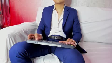 Leo online show from February 11, 2025, 2:35 pm