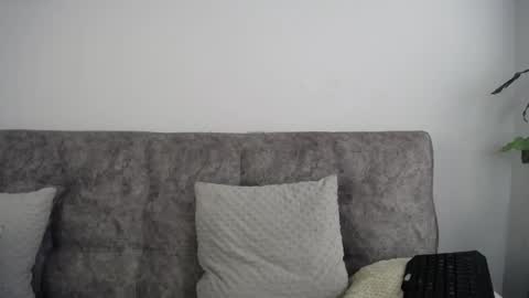 Snapshot of luciiana_lol chatting on May 15, 2026, 6:04 pm luciiana online show from May 15, 2026, 6:04 pm
