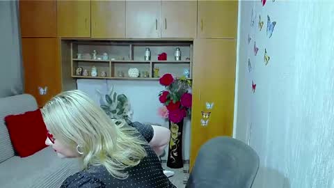 Lucille Fenly online show from April 14, 2026, 5:52 pm