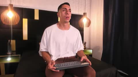 Snapshot of lucio__fox chatting on May 12, 2026, 11:51 am Lucio online show from May 12, 2026, 11:51 am