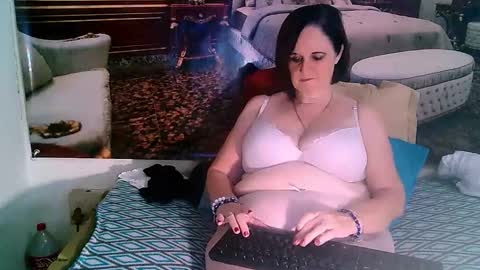 Snapshot of luciousgrace chatting on February 24, 2025, 9:31 pm Grace online show from February 24, 2025, 9:31 pm