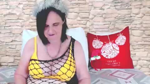 Snapshot of luciousgrace chatting on December 22, 2025, 5:37 am Grace online show from December 22, 2025, 5:37 am