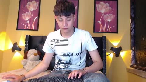 luckk_ online show from April 10, 2026, 5:23 am