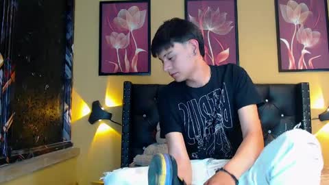 luckk_ online show from April 12, 2026, 5:12 am