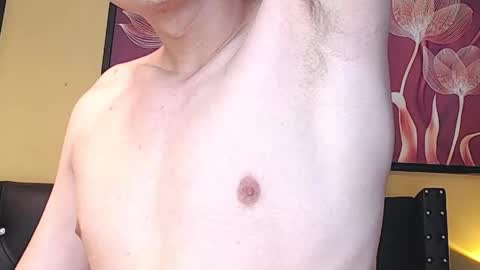 luckk_ online show from April 22, 2026, 4:48 am