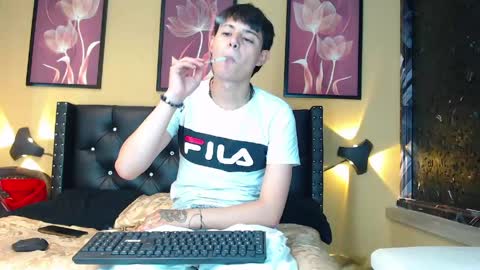 luckk_ online show from May 5, 2026, 4:53 am