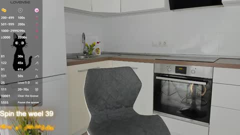 lucky__lady_ online show from January 22, 2025, 9:10 pm