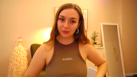 lucky_foryou_baby online show from January 3, 2025, 1:14 pm