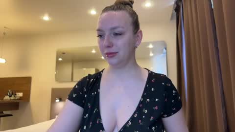 lucky_foryou_baby online show from April 20, 2026, 9:56 am