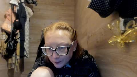 lucky_licky20 online show from January 5, 2025, 4:14 am