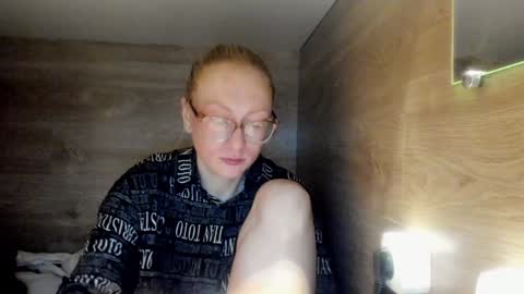 lucky_licky20 online show from January 12, 2025, 3:07 am