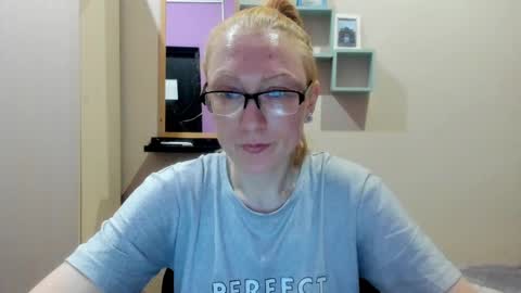 lucky_licky20 online show from March 1, 2025, 3:21 am