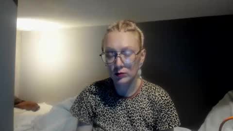 lucky_licky20 online show from February 16, 2026, 6:26 pm