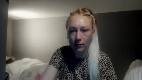 lucky_licky20 online show from February 20, 2026, 4:31 am