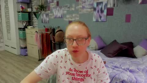 lucky_licky20 online show from April 21, 2026, 2:04 am