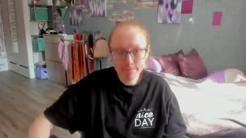 lucky_licky20 online show from April 22, 2026, 2:03 am