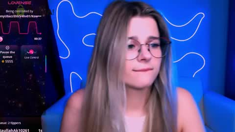 Mila Sweetheart online show from April 1, 2026, 8:06 pm