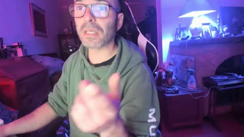 Snapshot of luckydrakex chatting on February 26, 2025, 8:00 pm Lucky online show from February 26, 2025, 8:00 pm