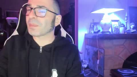 Snapshot of luckydrakex chatting on March 1, 2025, 2:04 am Lucky online show from March 1, 2025, 2:04 am