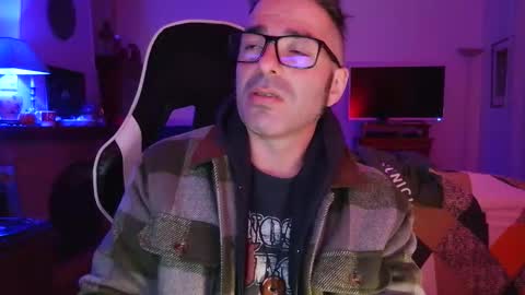 Snapshot of luckydrakex chatting on October 28, 2025, 8:00 pm Lucky online show from October 28, 2025, 8:00 pm