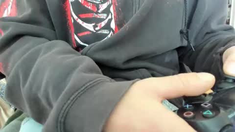 Snapshot of luckydrakex chatting on December 16, 2025, 10:09 am Lucky online show from December 16, 2025, 10:09 am