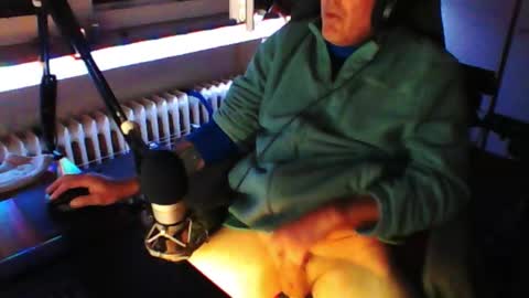        call me  Stefan online show from September 26, 2025, 5:39 pm