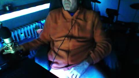        call me  Stefan online show from March 6, 2026, 7:21 pm