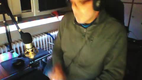        call me  Stefan online show from April 18, 2026, 6:56 pm