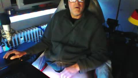 Snapshot of luckyfreak1 chatting on June 14, 2026, 2:24 am call me Stefan online show from June 14, 2026, 2:24 am