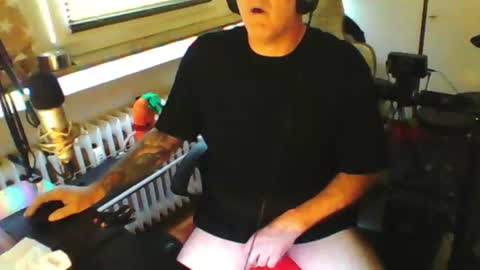 Snapshot of luckyfreak1 chatting on July 12, 2026, 7:10 am call me Stefan online show from July 12, 2026, 7:10 am