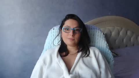 luckylinda23 online show from October 17, 2025, 10:07 am