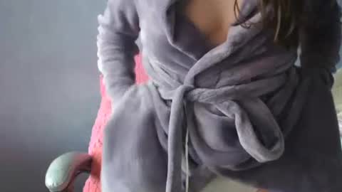 luckylinda23 online show from April 18, 2026, 10:19 am