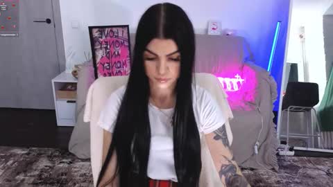 Monika online show from November 14, 2025, 2:05 pm