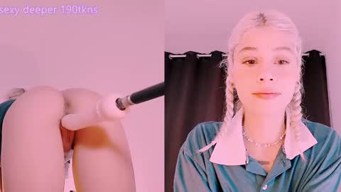 luckysapphire777 online show from January 3, 2025, 11:46 am