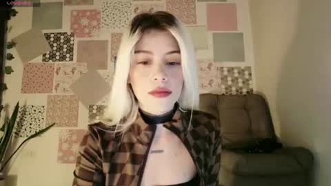 Snapshot of luckysapphire777 chatting on June 30, 2026, 12:39 pm luckysapphire777 online show from June 30, 2026, 12:39 pm