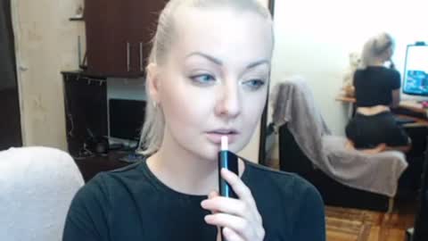 Snapshot of luckyshotgirl chatting on July 14, 2026, 4:34 pm LuckyShot online show from July 14, 2026, 4:34 pm